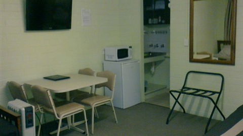 Millers Cottage Motel - Tourism Gold Coast 3