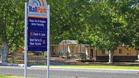 Ball Park Caravan Park - Tourism Gold Coast 0