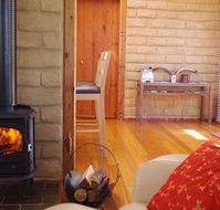 Lyrebird Cottages - Tourism Gold Coast