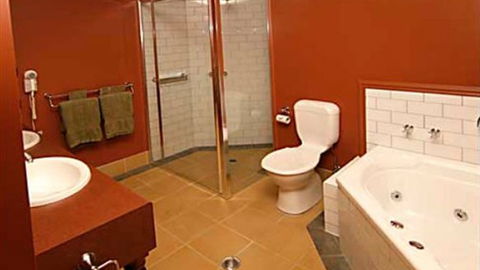 Grand Central Accommodation B&B Cobden - Tourism Gold Coast 5