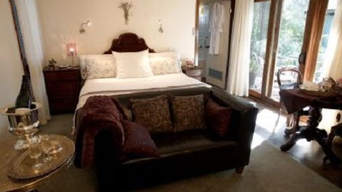 Forlonge Bed & Breakfast - Tourism Gold Coast 1