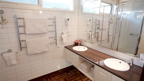 Forlonge Bed & Breakfast - Tourism Gold Coast 6