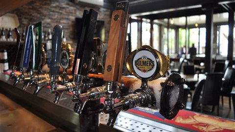 Brougham Arms Hotel - Tourism Gold Coast 0