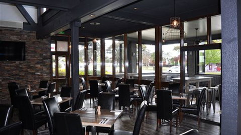 Brougham Arms Hotel - Tourism Gold Coast 2