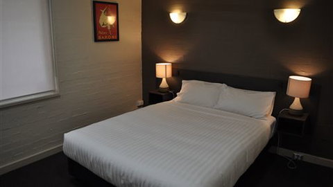Brougham Arms Hotel - Tourism Gold Coast 6