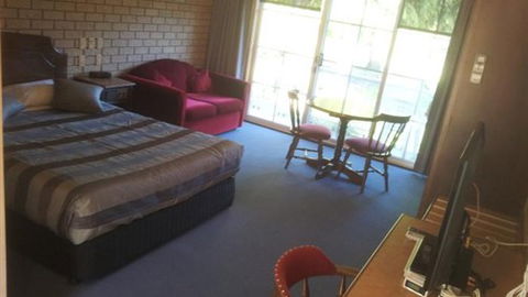 John Bright Motor Inn - Tourism Gold Coast 2