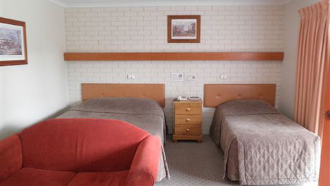 Alfred Motor Inn - Tourism Gold Coast 1