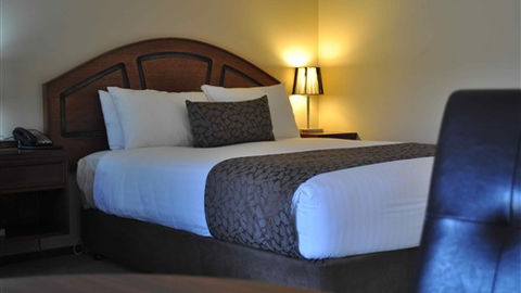 Bell Tower Inn - Tourism Gold Coast 1