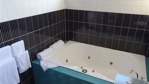 Hermitage Motor Inn - Tourism Gold Coast 5