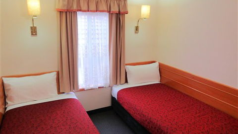 Hermitage Motor Inn - Tourism Gold Coast 7