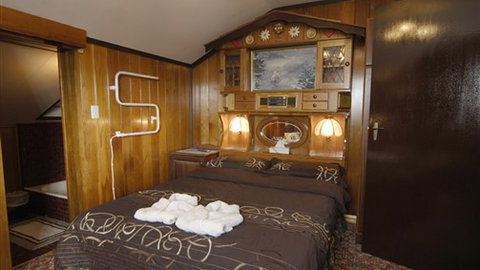 Karelia Alpine Lodge - Tourism Gold Coast 6