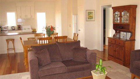Strath Valley View Bed And Breakfast - Tourism Gold Coast 2