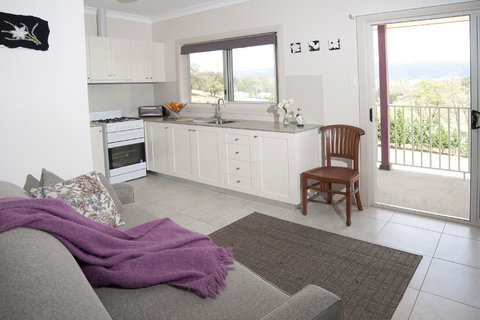 Highfields Country Cottages - Tourism Gold Coast 6