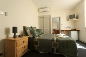 Tommys Tavern  - Tourism Gold Coast 0