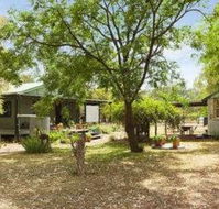 Red Tractor Retreat - Tourism Gold Coast