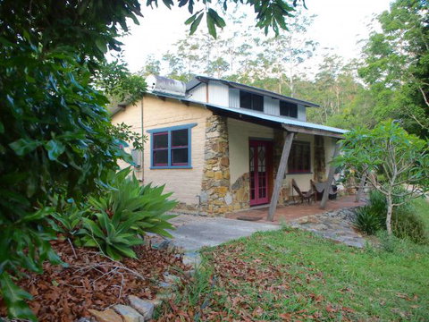 Mudbrick And Stone Hideaway Bellingen - Tourism Gold Coast 1