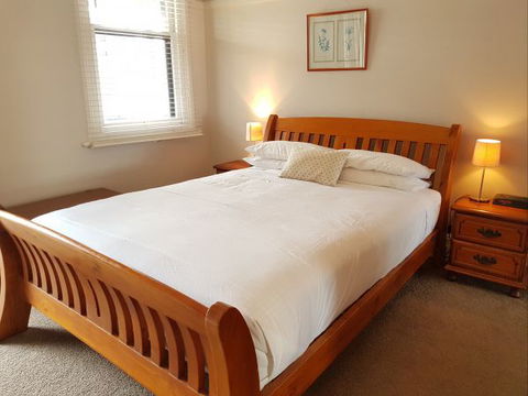 Newcastle Terraces And Apartments - Harbourside Apartment - Tourism Gold Coast 1