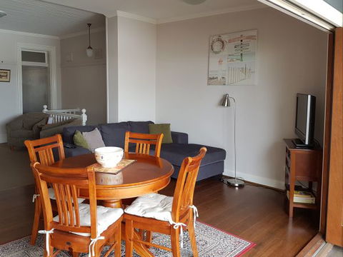 Newcastle Terraces And Apartments - Harbourside Apartment - Tourism Gold Coast 3