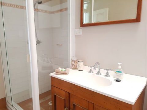 Newcastle Terraces And Apartments - Harbourside Apartment - Tourism Gold Coast 5