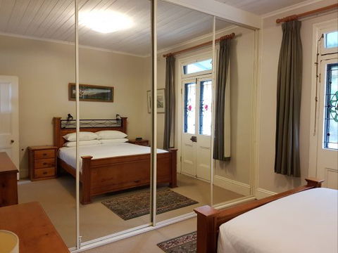 Newcastle Terraces And Apartments - Harbourside Apartment - Tourism Gold Coast 14