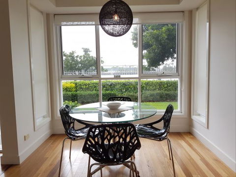 Newcastle Terraces And Apartments - Harbourside Apartment - Tourism Gold Coast 16