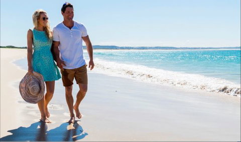 Swansea Hotel - Tourism Gold Coast 1