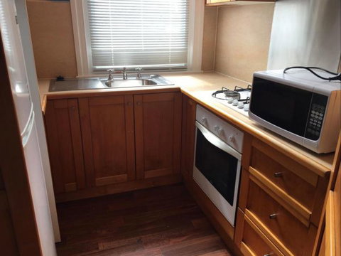 Swansea Hotel - Tourism Gold Coast 6