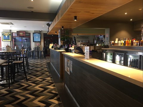 Swansea Hotel - Tourism Gold Coast 9