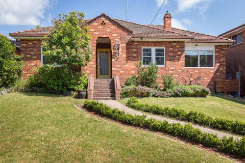 The Yellow Door Guesthouse - Tourism Gold Coast 1