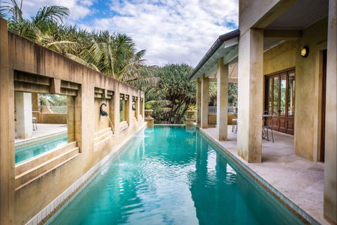 Victorias At Wategos - Tourism Gold Coast 3