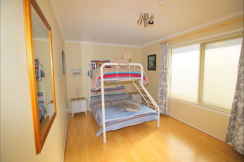 Christies Cottage For Holidays And Relocations. - Tourism Gold Coast 26