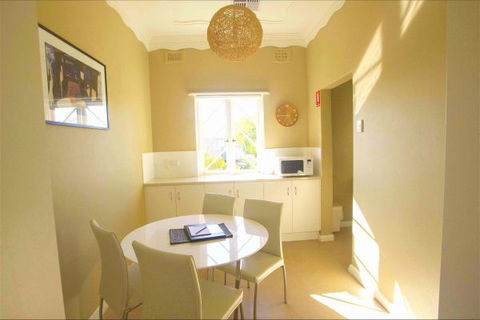 Globe Apartments - Tourism Gold Coast 4