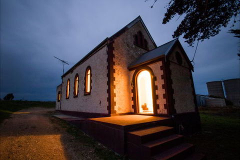 Lakeside Chapel Meningie - Tourism Gold Coast 0