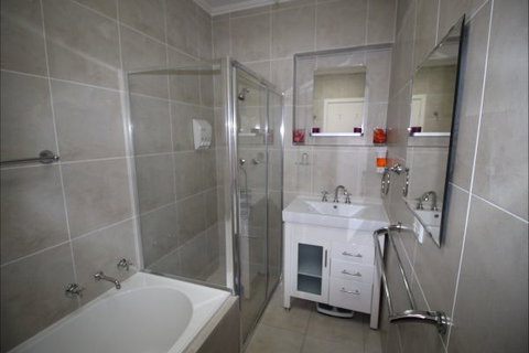 Christies Cottage For Holidays And Relocations. - Tourism Gold Coast 14