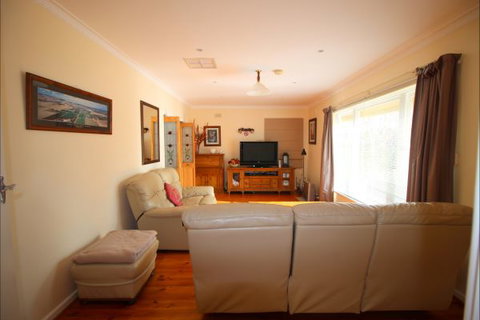 Christies Cottage For Holidays And Relocations. - Tourism Gold Coast 16