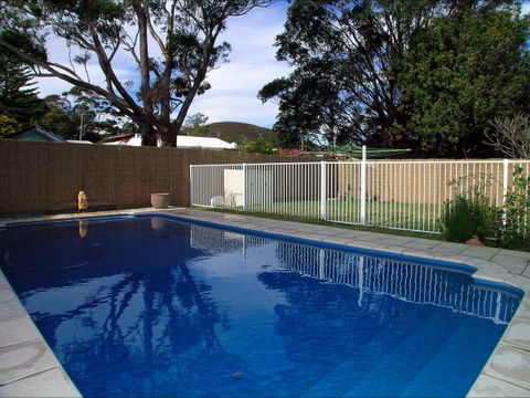 Shoal Bay Riggers - Tourism Gold Coast 0