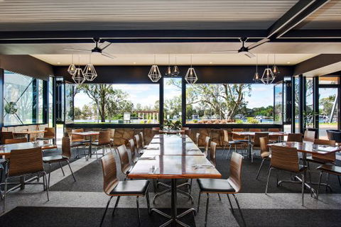 Berri Hotel - Tourism Gold Coast 7