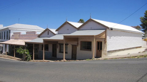 Carmines Antiques And Accommodation - Tourism Gold Coast 4