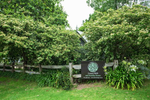 Oak Tree Lodge - Tourism Gold Coast 1