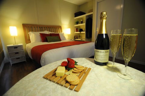 Gisborne Peak Winery  Cottages - Tourism Gold Coast 0