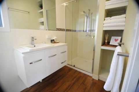 Gisborne Peak Winery  Cottages - Tourism Gold Coast 1