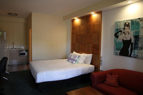 Golden Age Motor Inn - Tourism Gold Coast 5