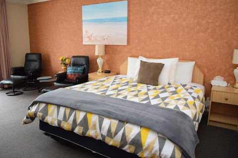 Golden Age Motor Inn - Tourism Gold Coast 14