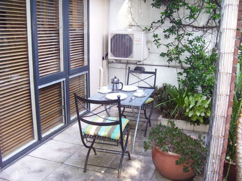 Garden Studio Unit - Tourism Gold Coast 0