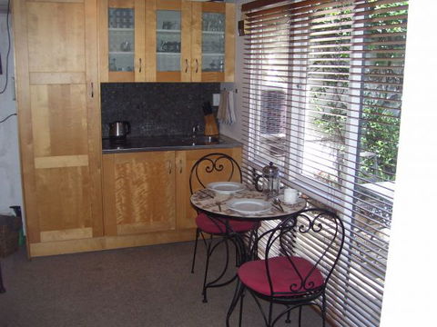 Garden Studio Unit - Tourism Gold Coast 1