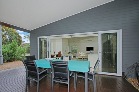 Poolside - Tourism Gold Coast 5