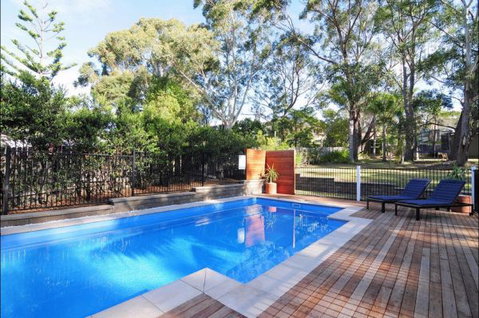 Poolside - Tourism Gold Coast 6