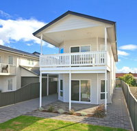 Century 21 SouthCoast White Caps - Tourism Gold Coast