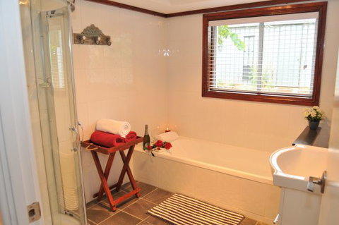Ellenor Ivy Cottage - Tourism Gold Coast 3