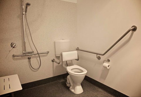 Penguin Beachfront Apartments - Tourism Gold Coast 5